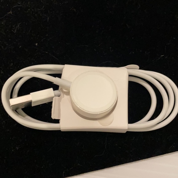New Apple Watch Magnetic Charging USB -C  Cable (1m) watch Charger - Picture 5 of 8